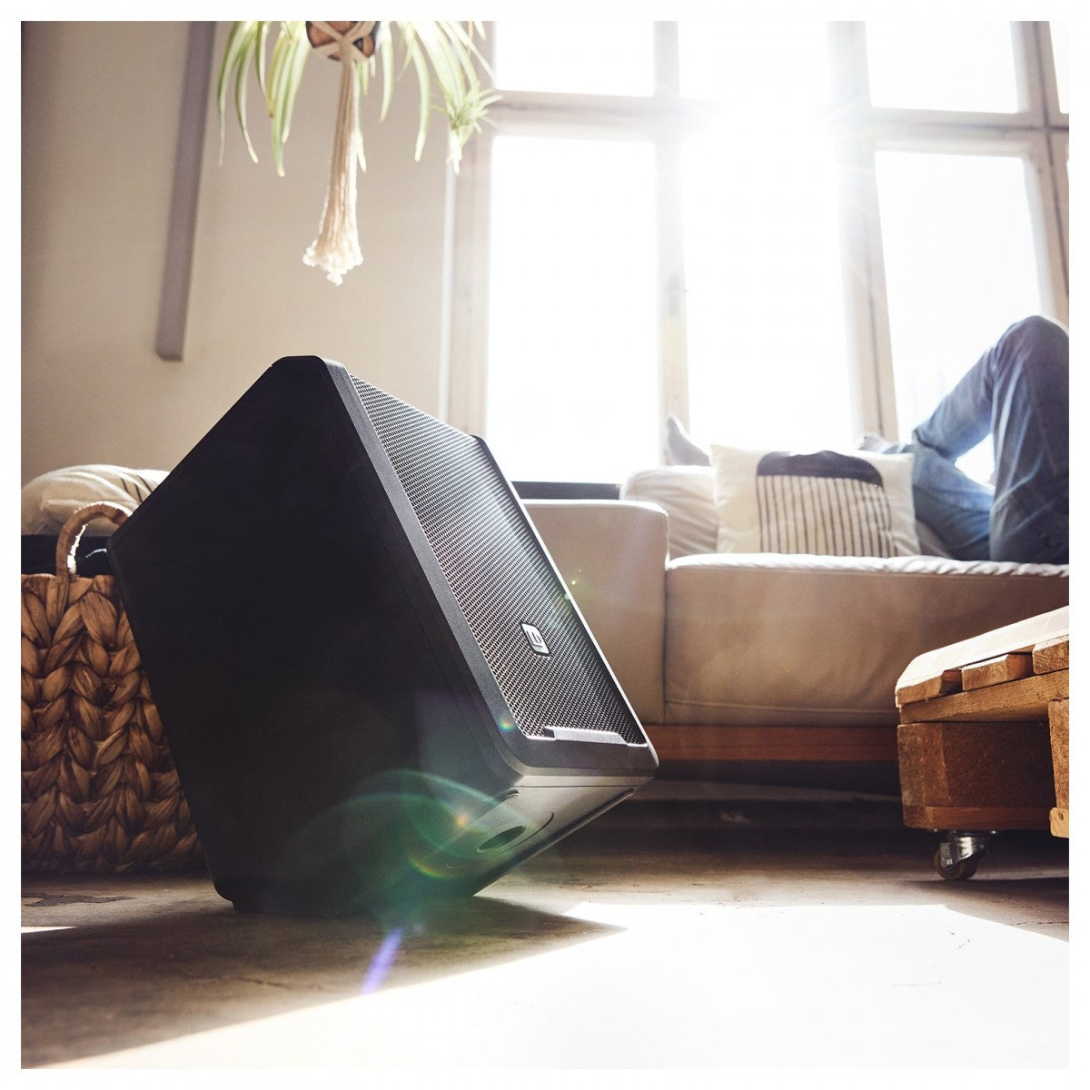 LD Systems ANNY 8" Battery-Powered Bluetooth PA System With Mixer